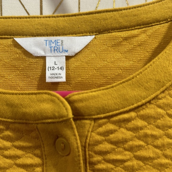 Shirt - Picture 2 of 4